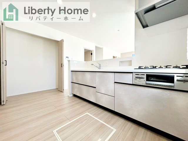 潮来市日の出23-3期　１号棟　新築戸建のキッチン