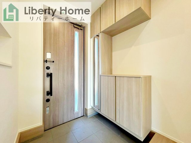 潮来市日の出23-3期　１号棟　新築戸建の玄関