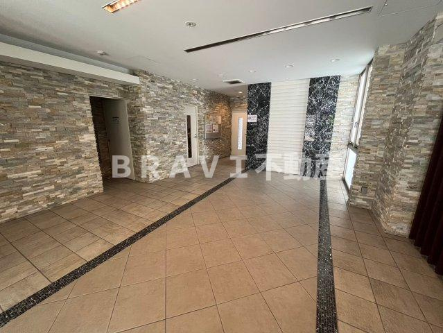 エスリード谷町六丁目　BRAVI不動産のロビー|【エスリード谷町六丁目】落ち着いたロビーです