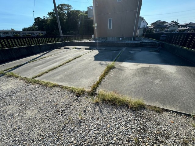 ディアス桜井の駐車場