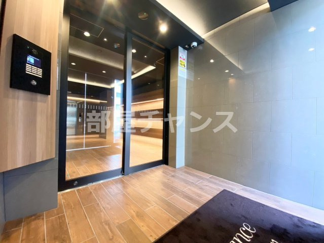 プレサンス大須観音ビザリアのエントランス