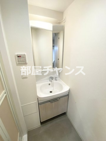 プレサンス大須観音ビザリアの独立洗面台