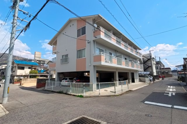 シルティーハイツおかのの外観