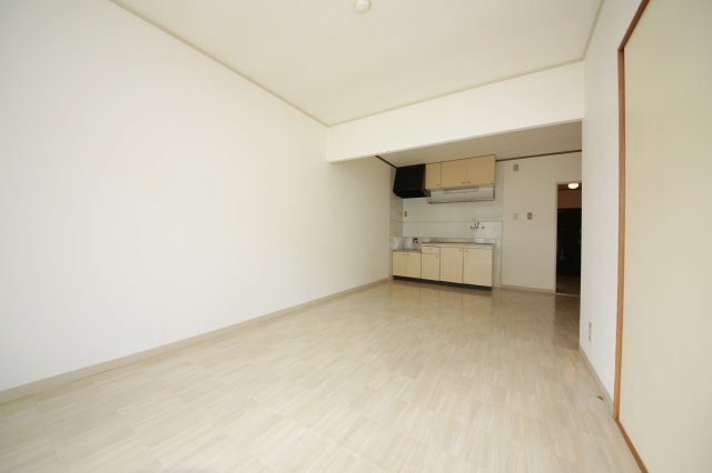 グリーンヒル巽ヶ丘Ａ棟の居間・リビング