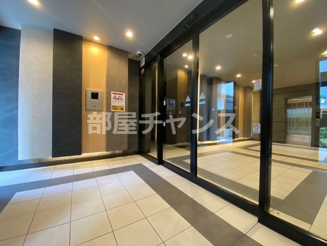 プレサンス大須観音フィエスタのエントランス