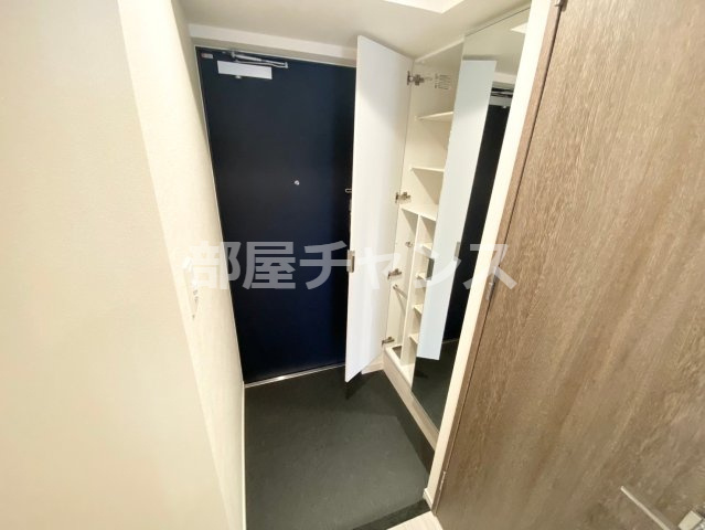 プレサンス大須観音フィエスタの玄関