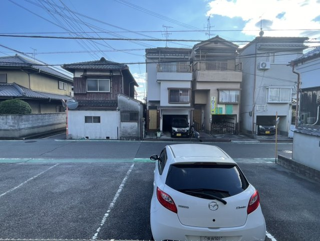 ベラ　カーサの駐車場