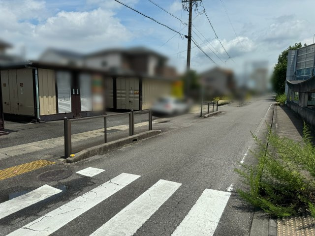 春日井市味美白山町2丁目土地の前面道路含む現地写真