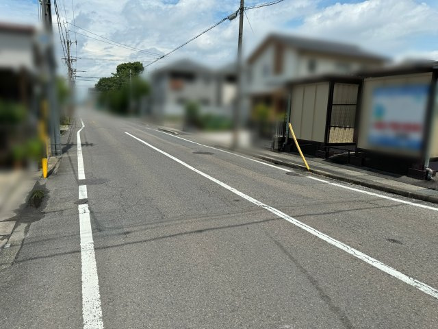 春日井市味美白山町2丁目土地の前面道路含む現地写真