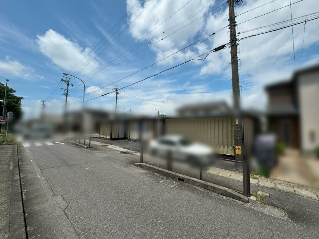 春日井市味美白山町2丁目土地の前面道路含む現地写真