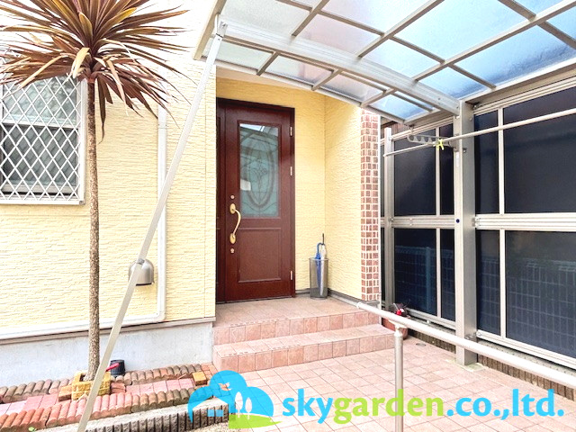 秦野市戸川　中古戸建の玄関