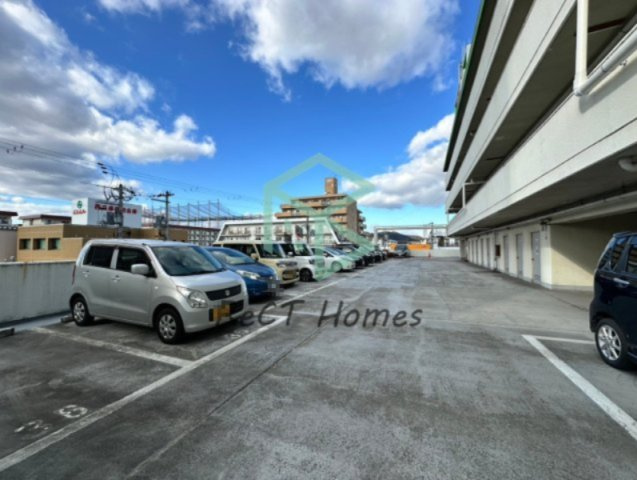ハイツベネの駐車場