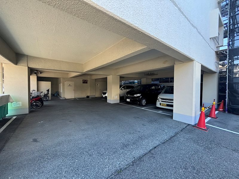 鐘紡夙川台マンションの駐車場|駐車場です
