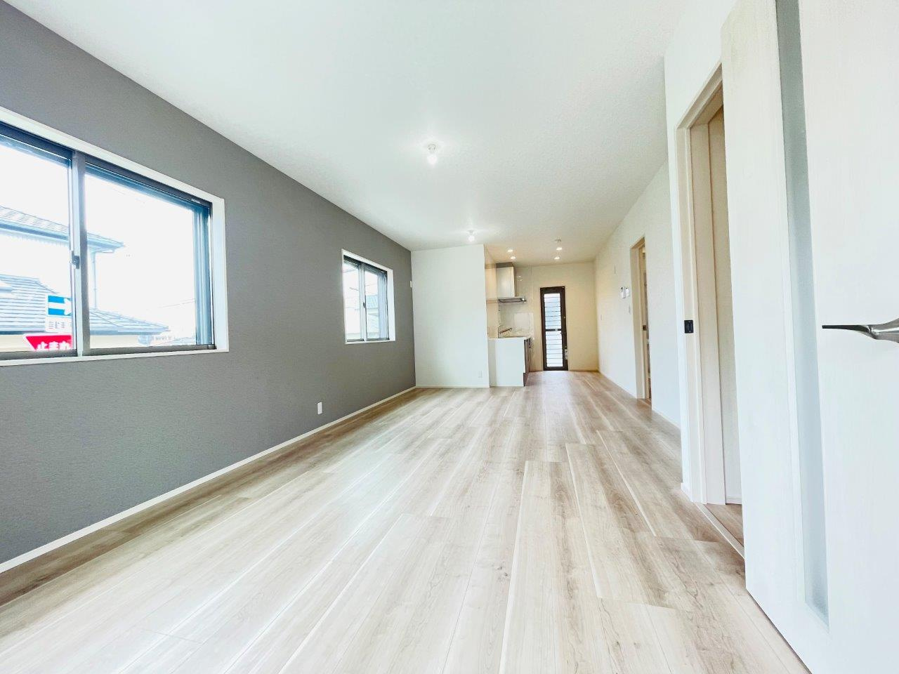 岡崎市百々町第1　新築分譲住宅　全3棟　1号棟の居間・リビング|明るさが心地よい開放感あふれるリビング♪