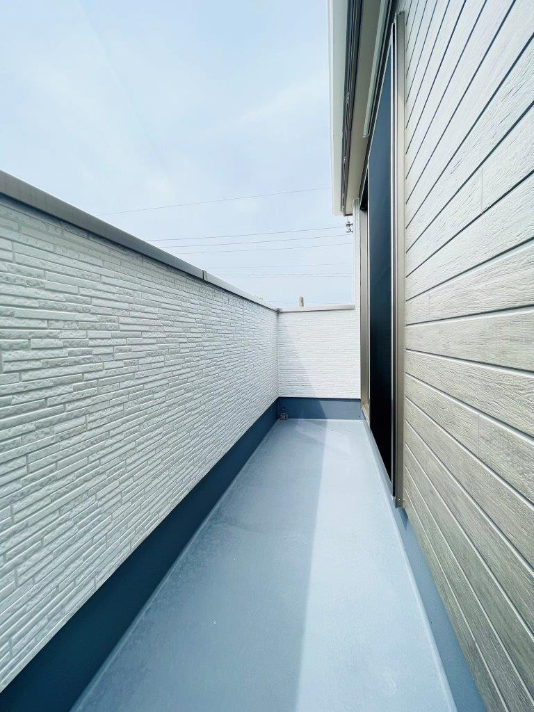 岡崎市百々町第1　新築分譲住宅　全3棟　1号棟のバルコニー|洗濯物がたくさん干せる広いバルコニーがあります。