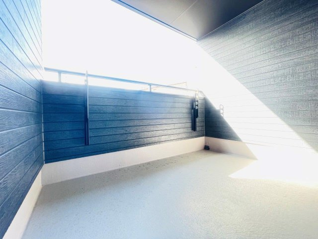 岡崎市百々町第1　新築分譲住宅　全3棟　1号棟のバルコニー|インナーバルコニー付き。突然の雨でも安心です♪