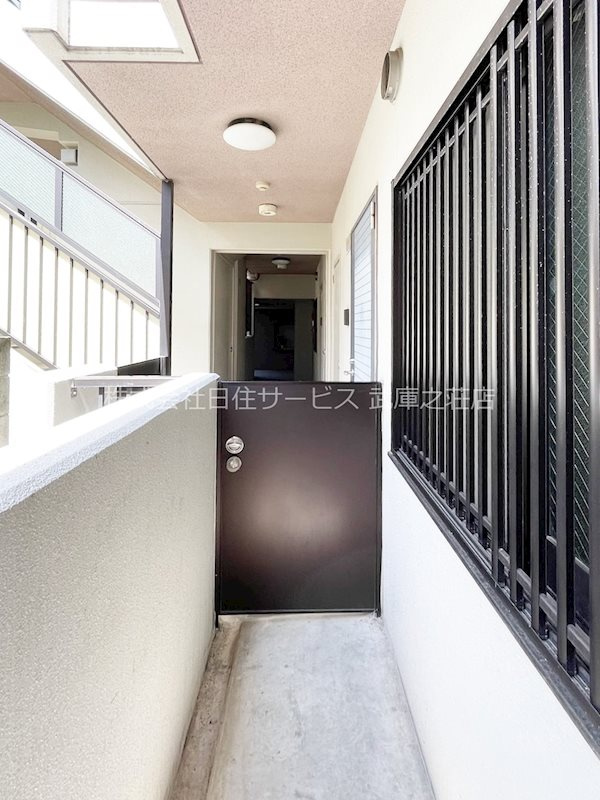 ラ・サンシャインのバルコニー|サービスバルコニー