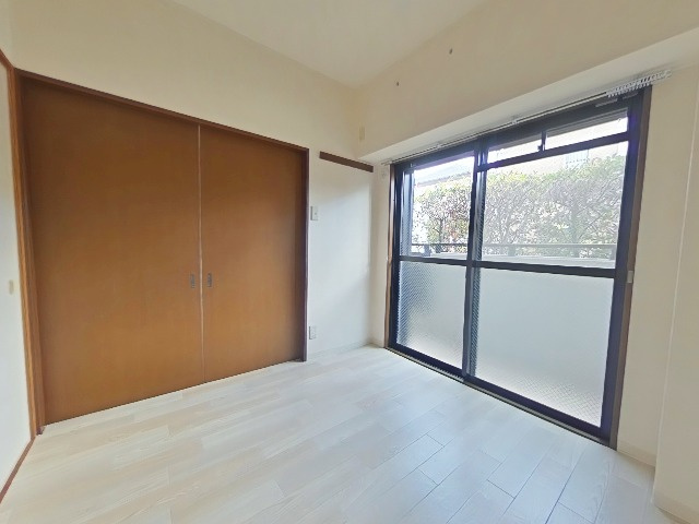 ラ・サンシャインの洋室|使い勝手のいい洋室です