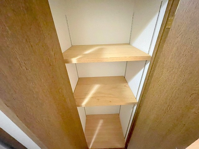 大阪市淀川区西中島７丁目の賃貸マンションの収納