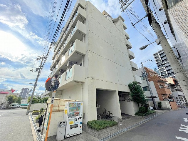 大阪市淀川区西中島７丁目の賃貸マンションの外観