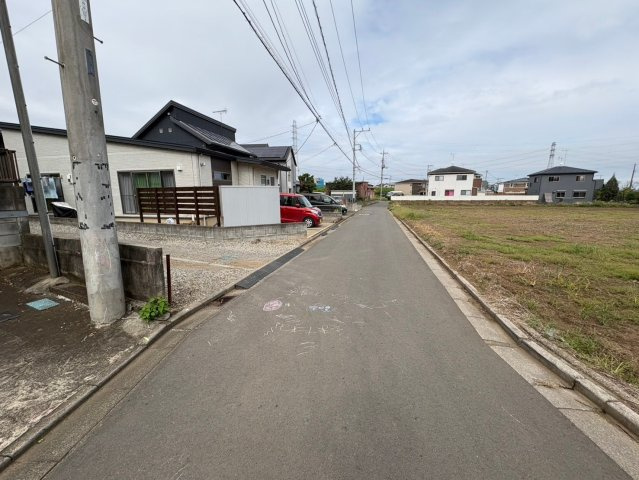 川越市小堤　建築条件なし売地　東武東上線『鶴ヶ島駅』徒歩27分　【名細小学区】の前面道路含む現地写真