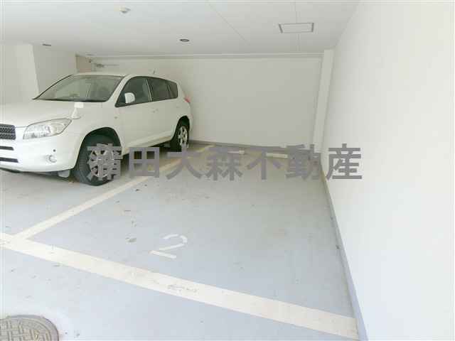 パークアクシス蒲田弐番館の駐車場