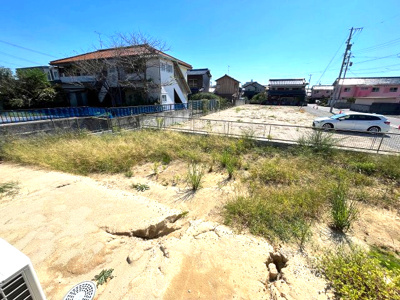 【庭】 | 知多郡南知多町内海　新築戸建 | 南側の庭はお子様が遊ぶスペースとしては充分な広さがあります。
夏場はプールを出して遊ぶのもいいですね♪