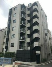 【外観】 | 鉄筋コンクリート造のがっちりとした建物。