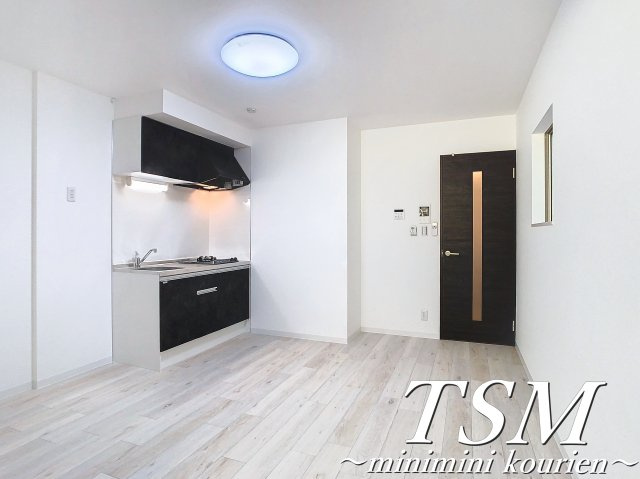 ジーメゾン寝屋川秦町アリビオの居間・リビング