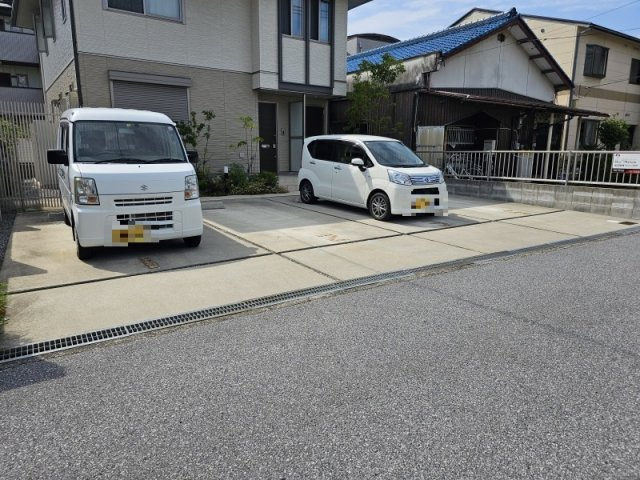 デュオ　フローラの駐車場|駐車場が2台分ついています！