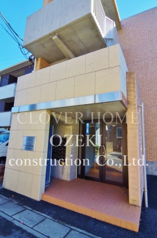 LuxuryStageのエントランス