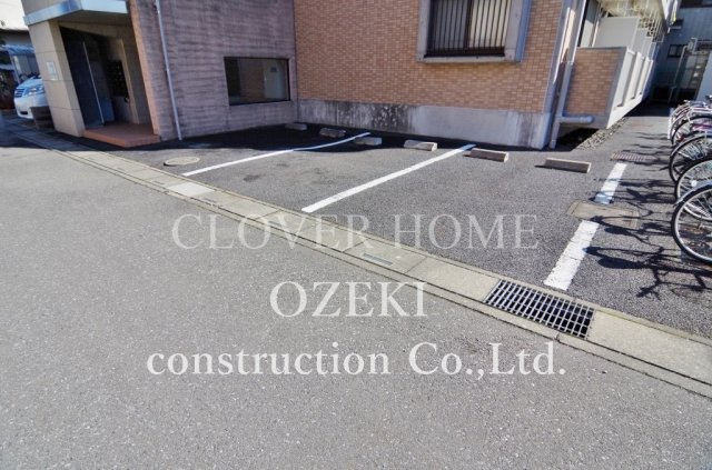 LuxuryStageの駐車場