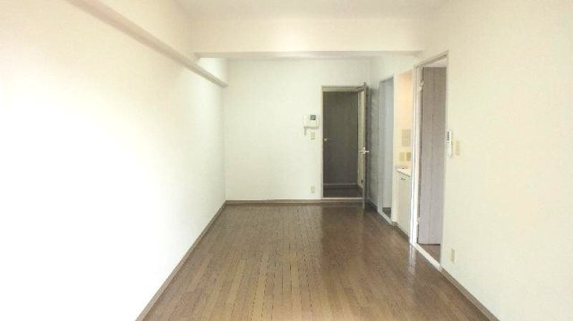 六甲道シティハウスの居間・リビング|ゆったりとした居間です