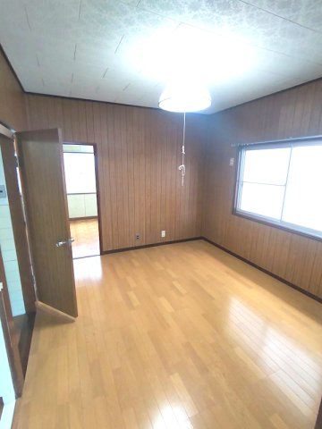 下河原通3丁目貸家の洋室|ゆったりした洋室です