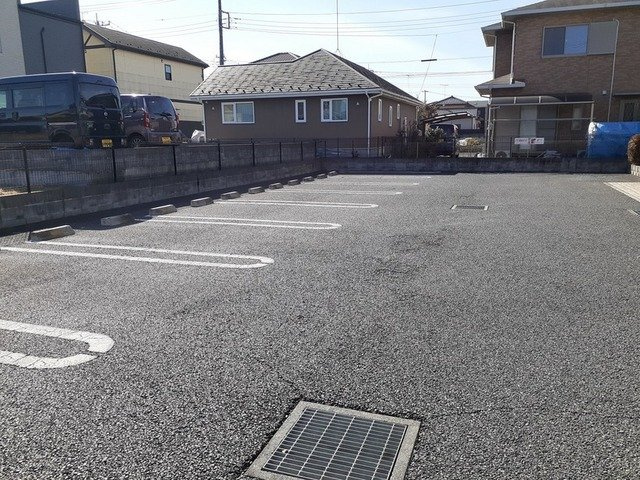 ブリリアント２１の駐車場