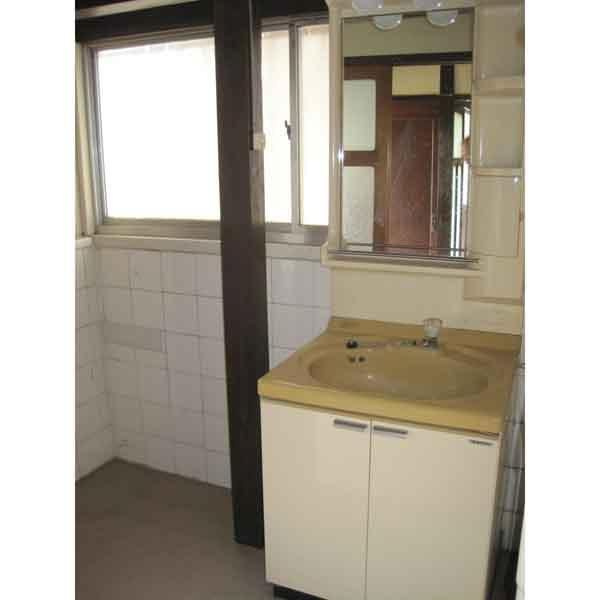 五毛通３丁目貸家|洗面台