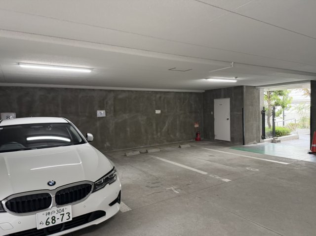 カサベラ岡本の駐車場
