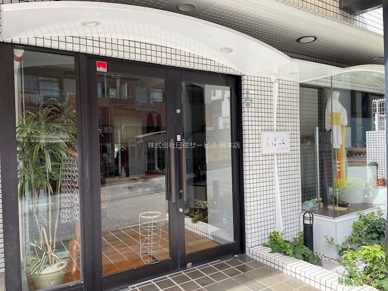 カサベラ岡本の外観|エントランスはおしゃれです