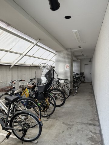 カサベラ岡本の駐車場