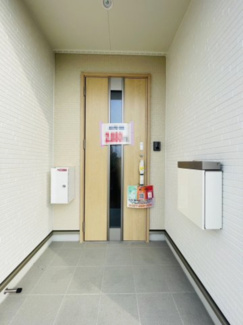 【エントランス】