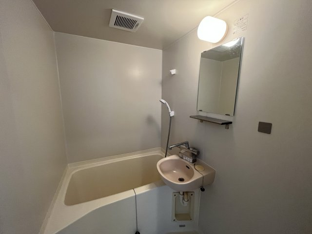 レジデンス33の浴室|※実際のお部屋と内装が異なります。