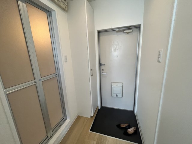 レジデンス33の玄関|※実際のお部屋と内装が異なります。