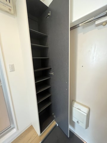 レジデンス33の玄関|※実際のお部屋と内装が異なります。