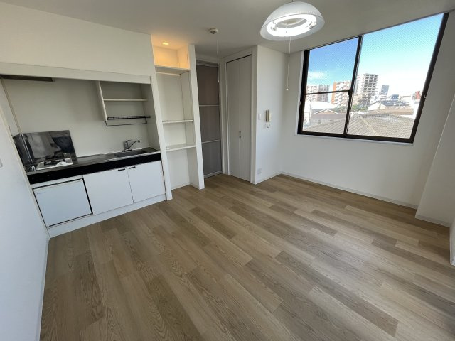 レジデンス33の居間・リビング|※実際のお部屋と内装が異なります。