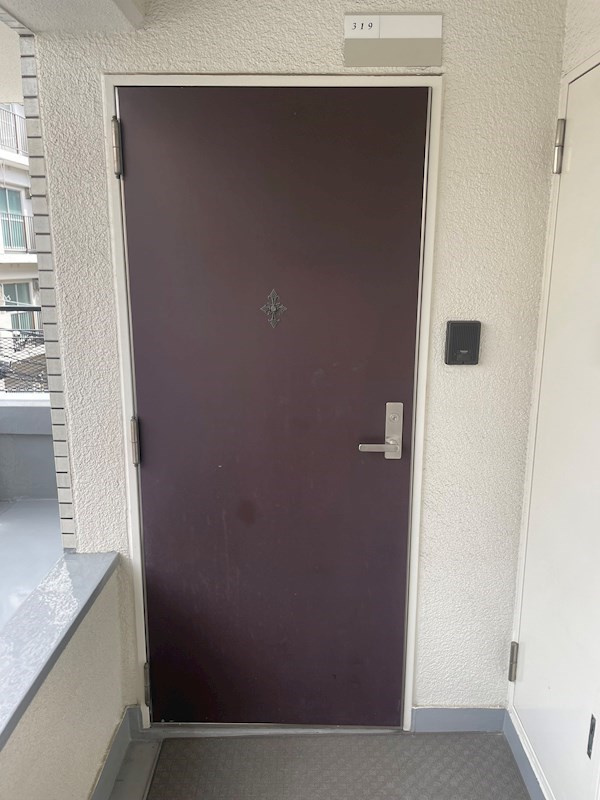 カサベラ岡本の玄関|３１９号室の玄関入口です。