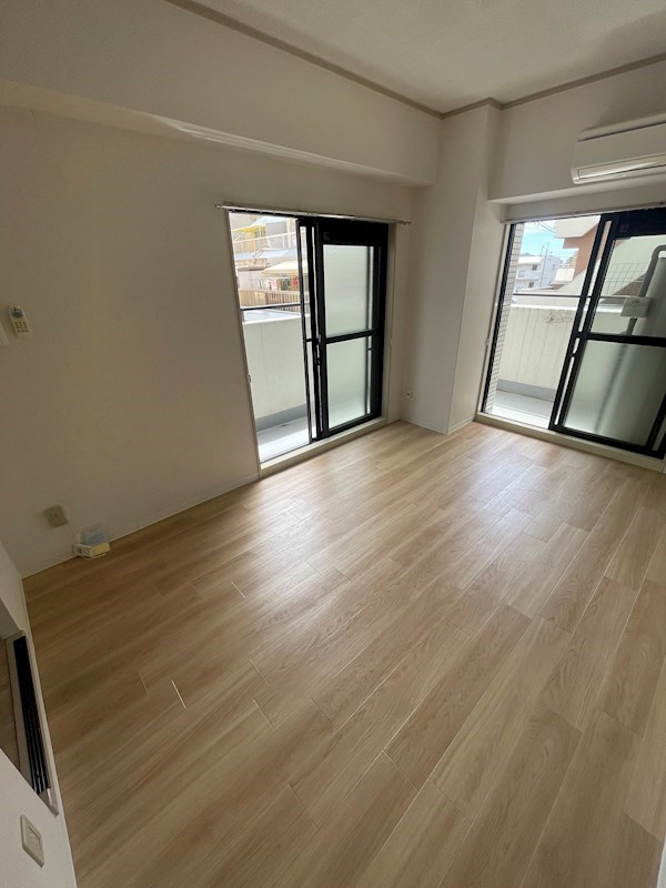 カサベラ岡本の洋室|ゆったりした洋室です