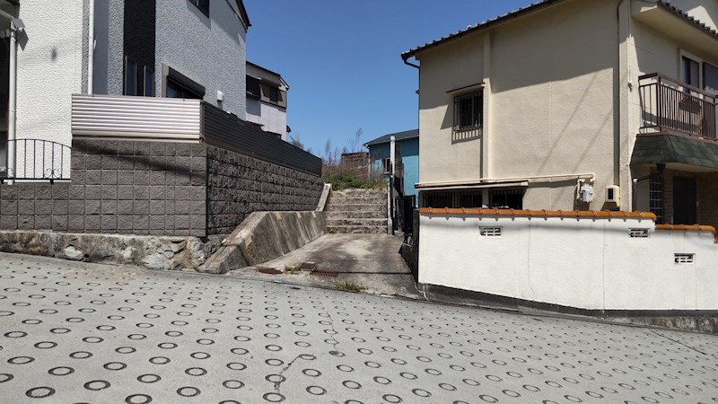 鈴蘭台西町４丁目土地の前面道路含む現地写真|前面道路を含む外観写真です。
