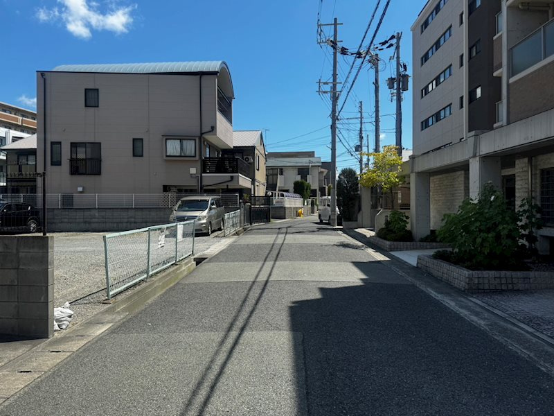 本庄町１丁目土地の周辺|前面道路を含む物件情報です。