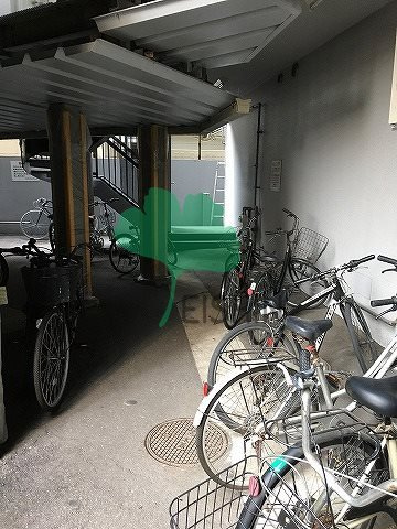 エステートモア博多APEX（エステートモア博多エイペックス）の駐車場