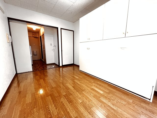 ヴィラ大菊の洋室|※現在入居中の為別のお部屋の写真です